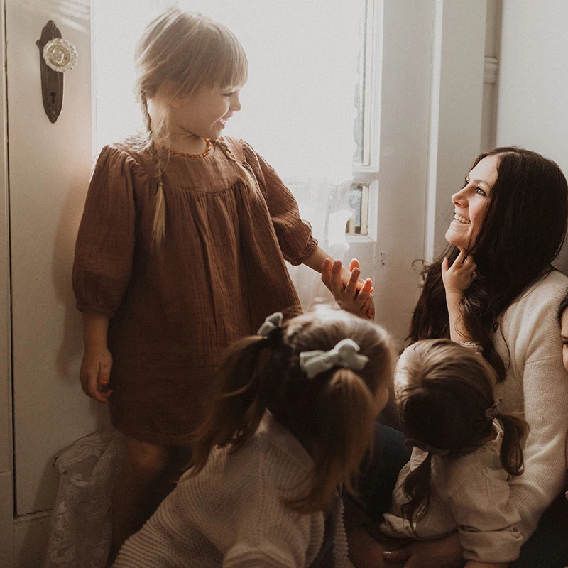 French Round Neck Pleated Cotton Crepe Muslin Dress Girls 2026 Autumn New Casual Loose Retro Brown Children's Dresses