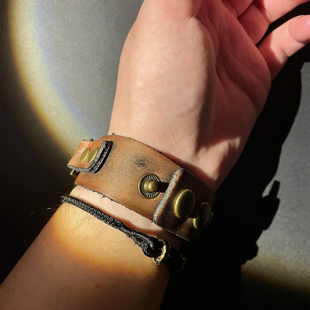 Retro Totem Pattern Cowhide Leather Buckled Wristband Bracelet For Men Handmade Adjustable Bracelet Punk Accessories Couple Gift