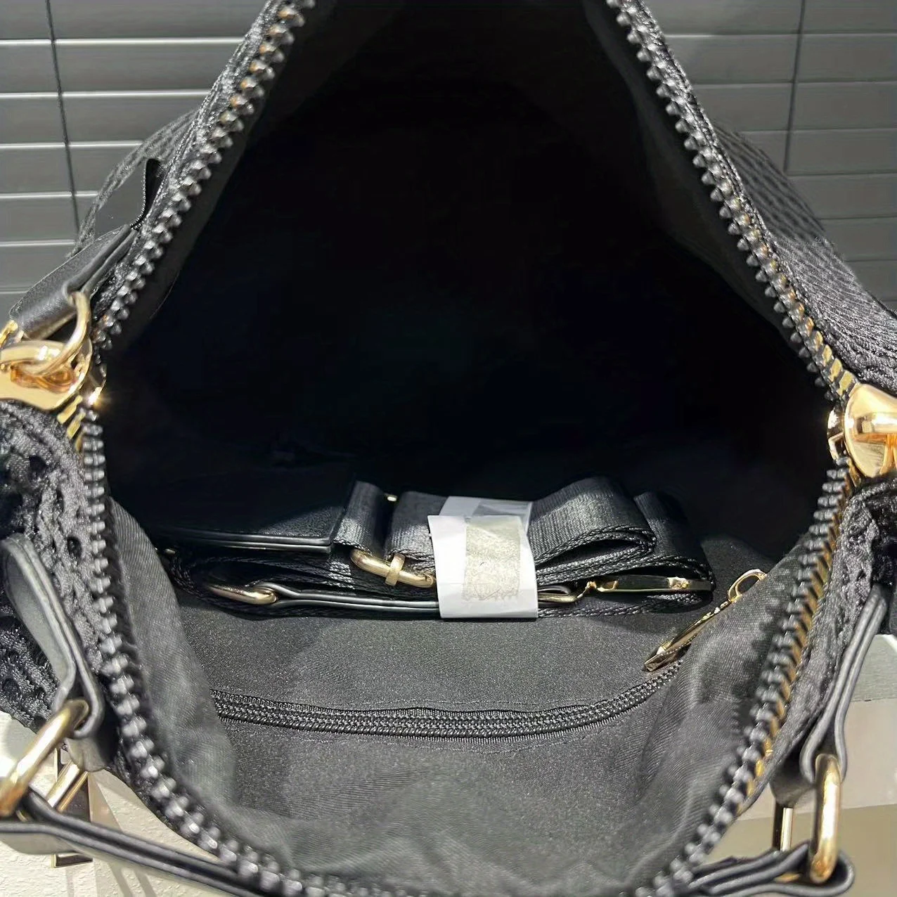 Women's Fashion Mesh Lightweight Shoulder Bag Daily Use Portable Wide Shoulder Strap Multifunctional Crossbody Handbag
