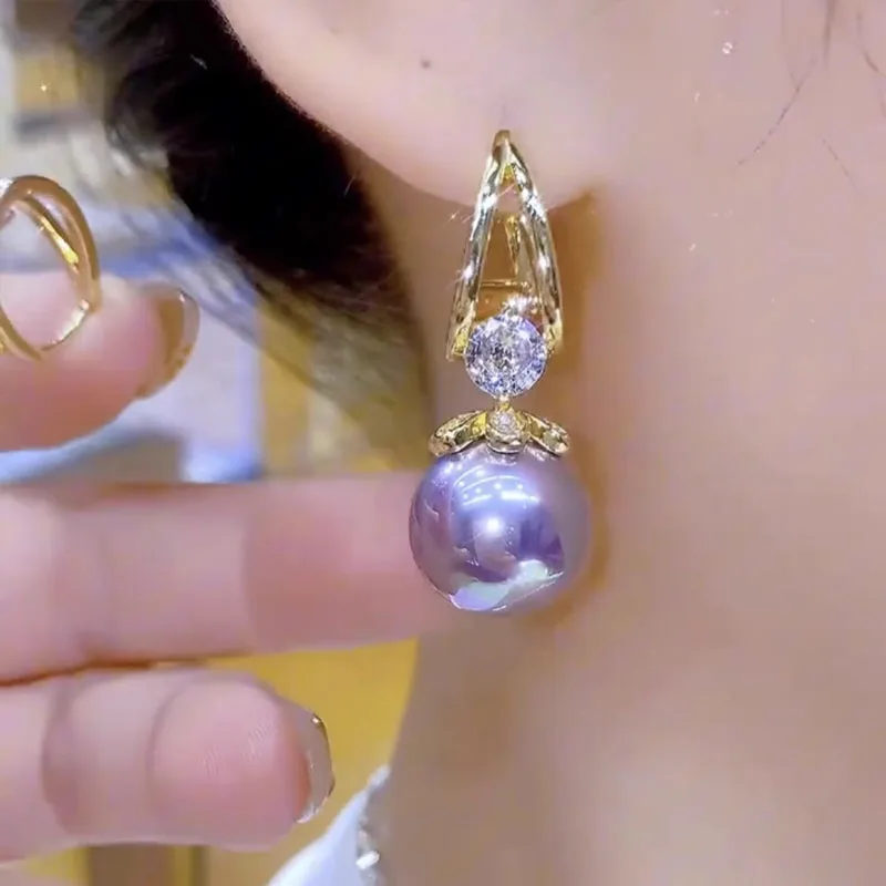 Luxury and elegance, the new 2025 model of delicate and exquisite pearl earphones, stylish and versatile luxury earphones for wo