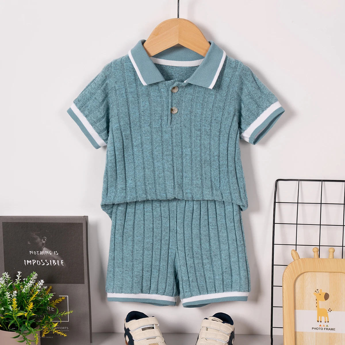 Boys' summer short-sleeved shorts set with British style collar and ribbed set for daily wear or going out