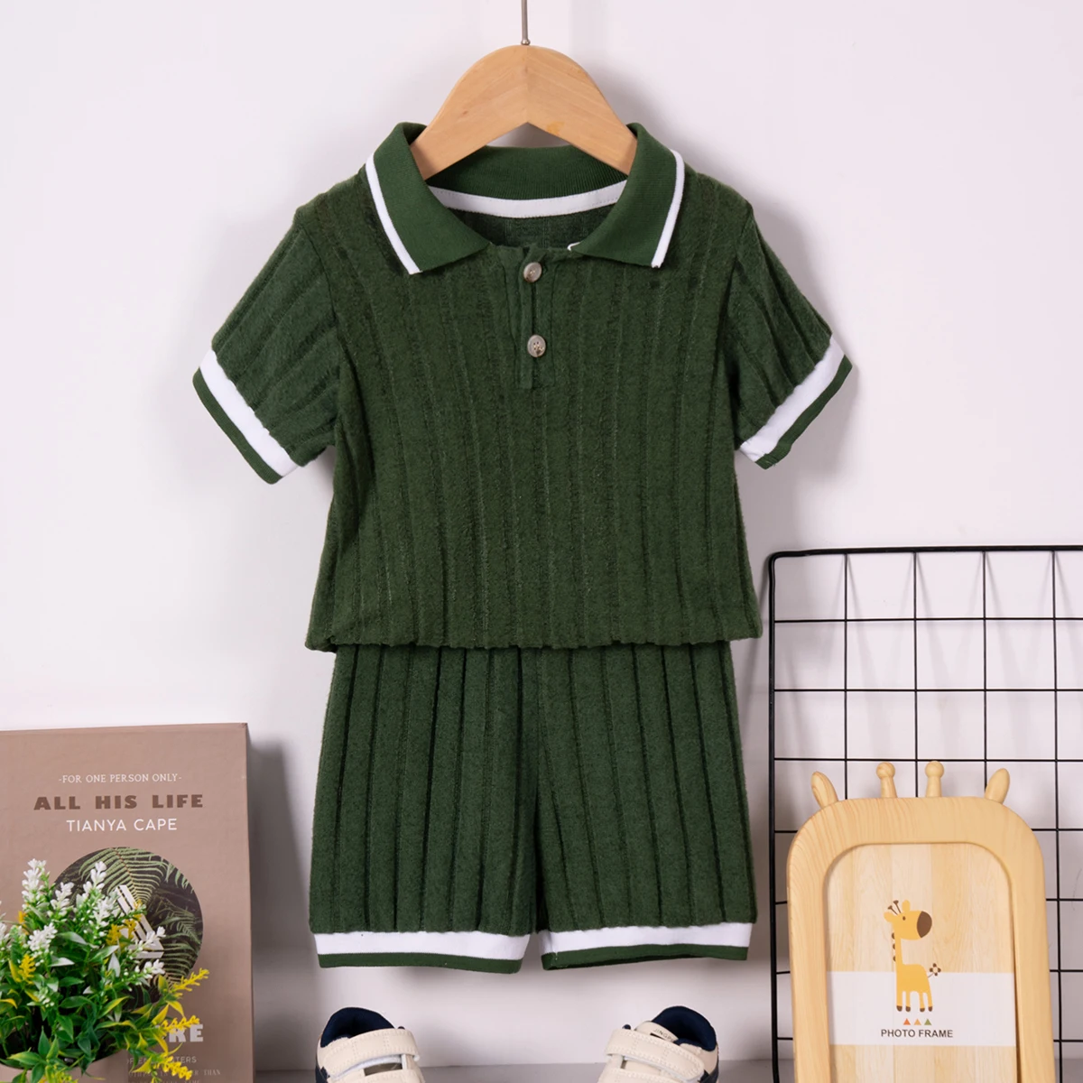 Boys' summer short-sleeved shorts set with British style collar and ribbed set for daily wear or going out