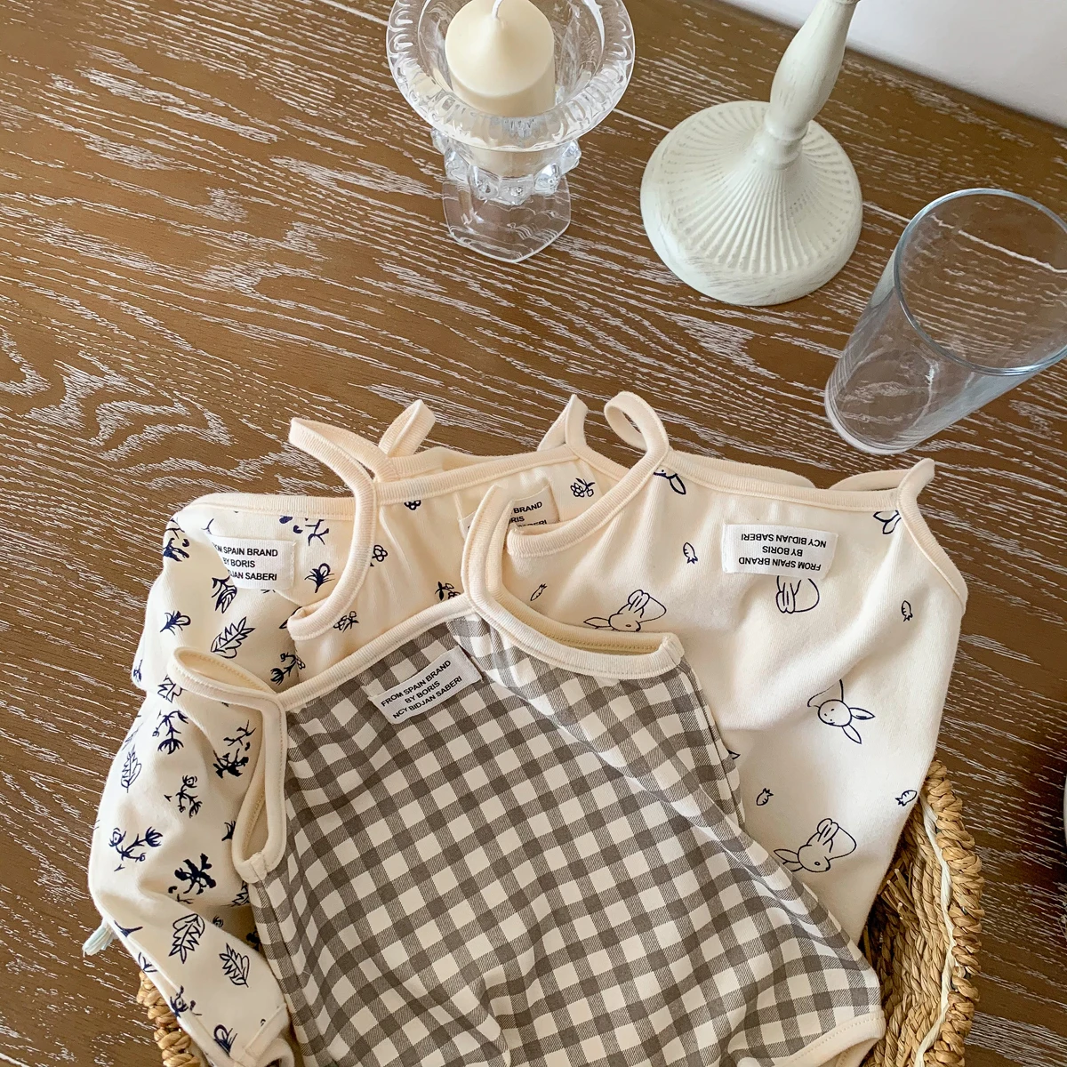 Ins summer baby sling triangle jumpsuit baby small vest sleeveless jumpsuit for toddlers and baby girls summer outdoor wear as a