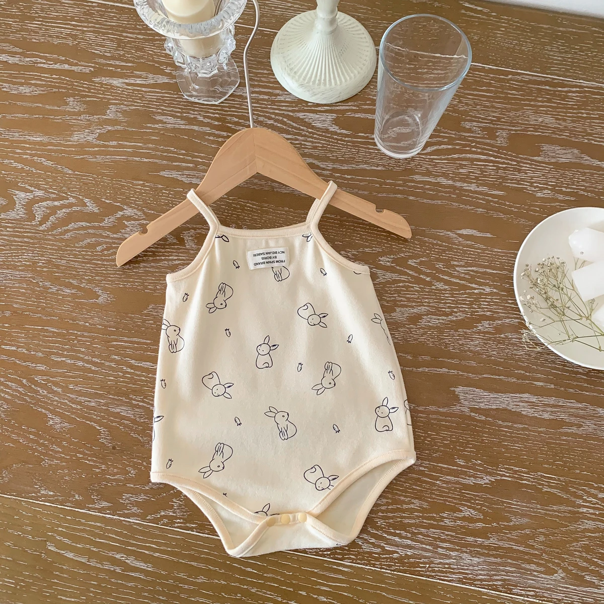 Ins summer baby sling triangle jumpsuit baby small vest sleeveless jumpsuit for toddlers and baby girls summer outdoor wear as a