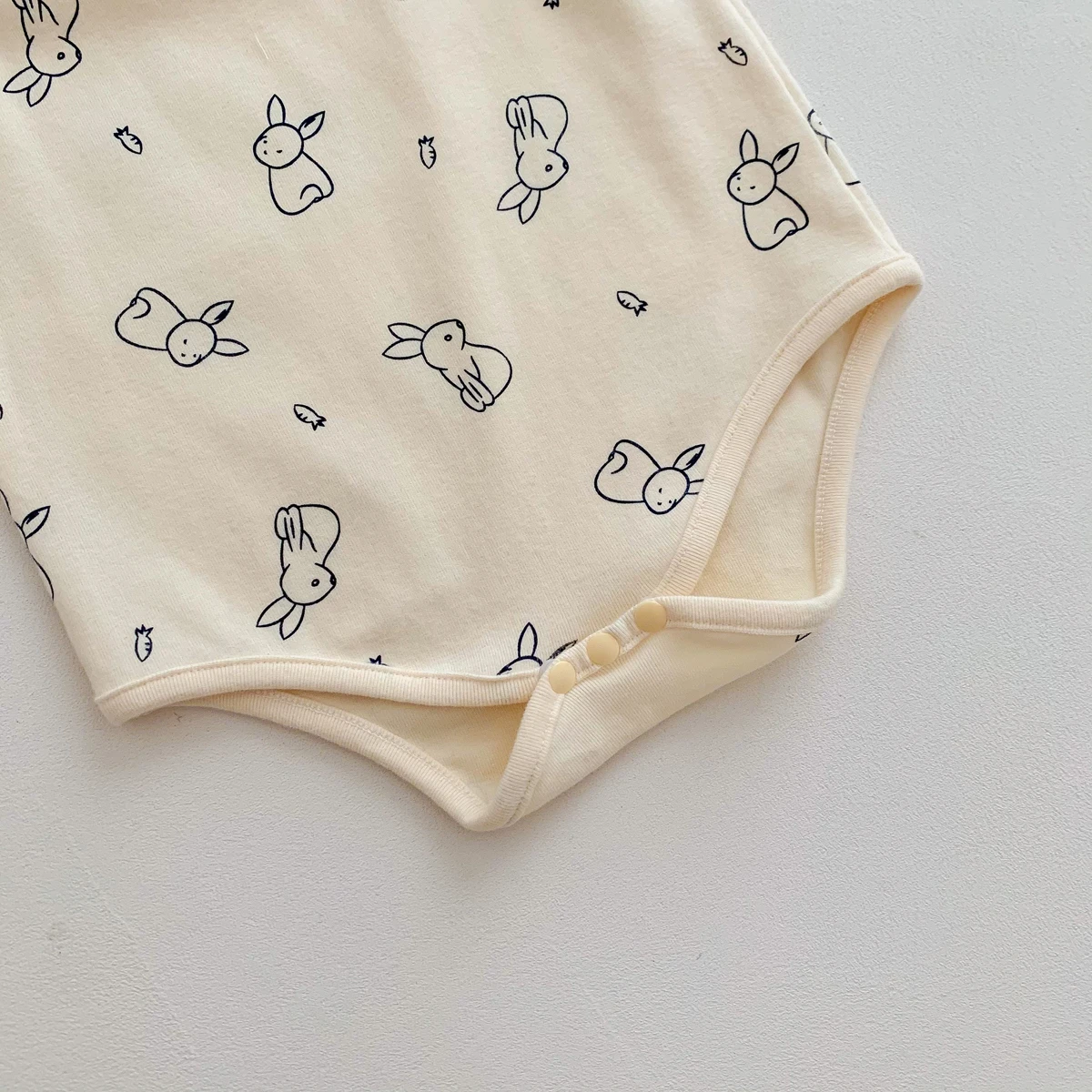 Ins summer baby sling triangle jumpsuit baby small vest sleeveless jumpsuit for toddlers and baby girls summer outdoor wear as a