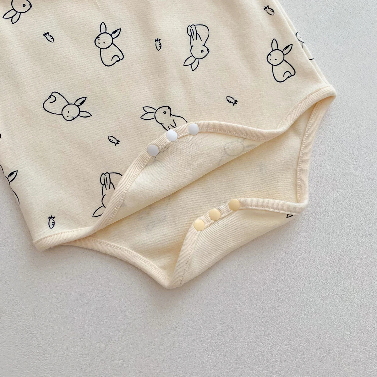 Ins summer baby sling triangle jumpsuit baby small vest sleeveless jumpsuit for toddlers and baby girls summer outdoor wear as a