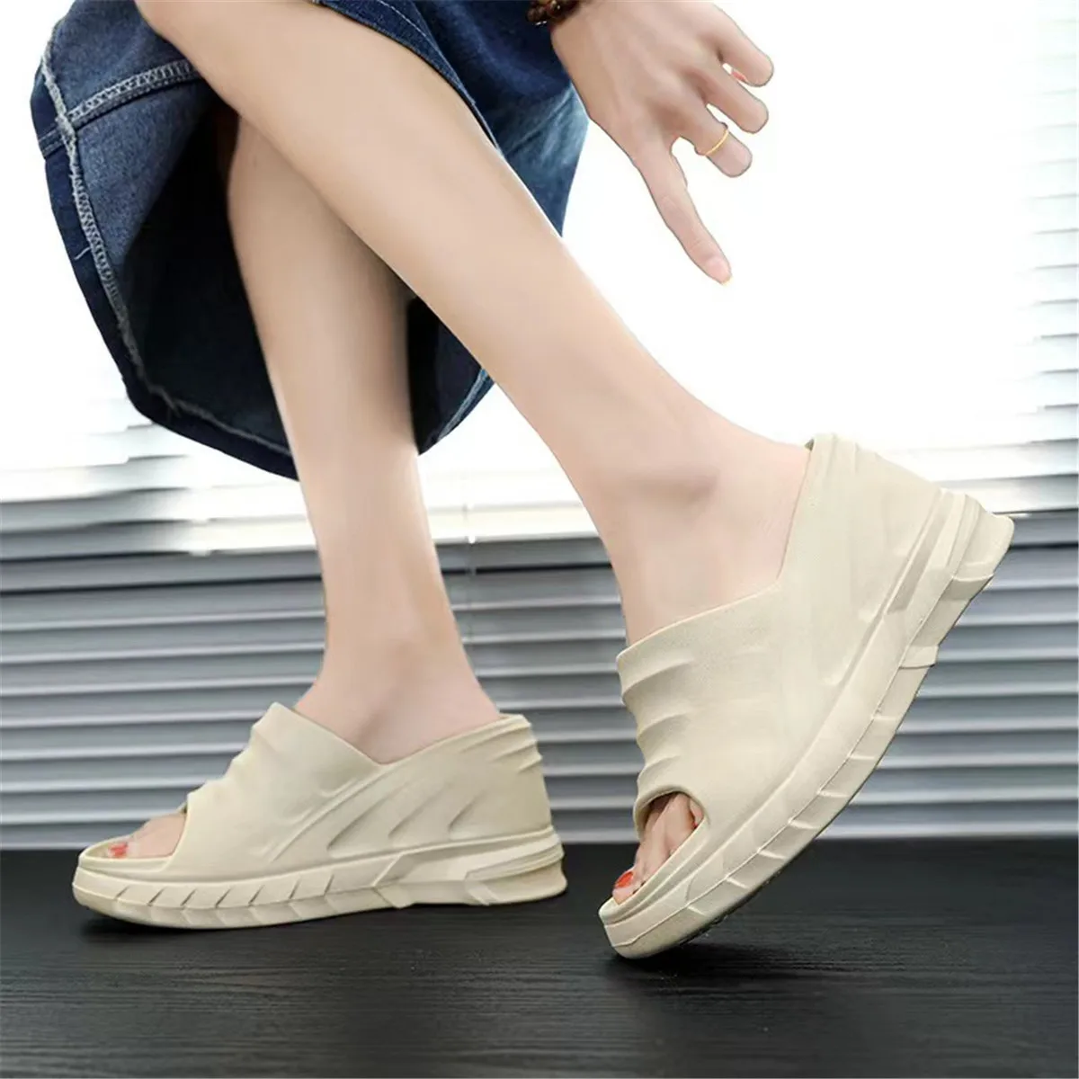 Women Fashion Summer 8 cm Chunky Sole Wedges Heels Flip Flops Casual Shoes Waterproof Taiwan Slippers Sexy Lady Sandals
