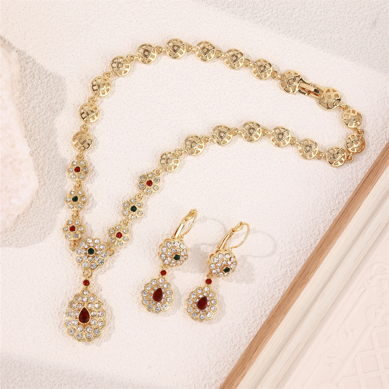 A Necklace Earrings Set with Colorful Rhinestone Court Retro Moroccan Fashion Necklace