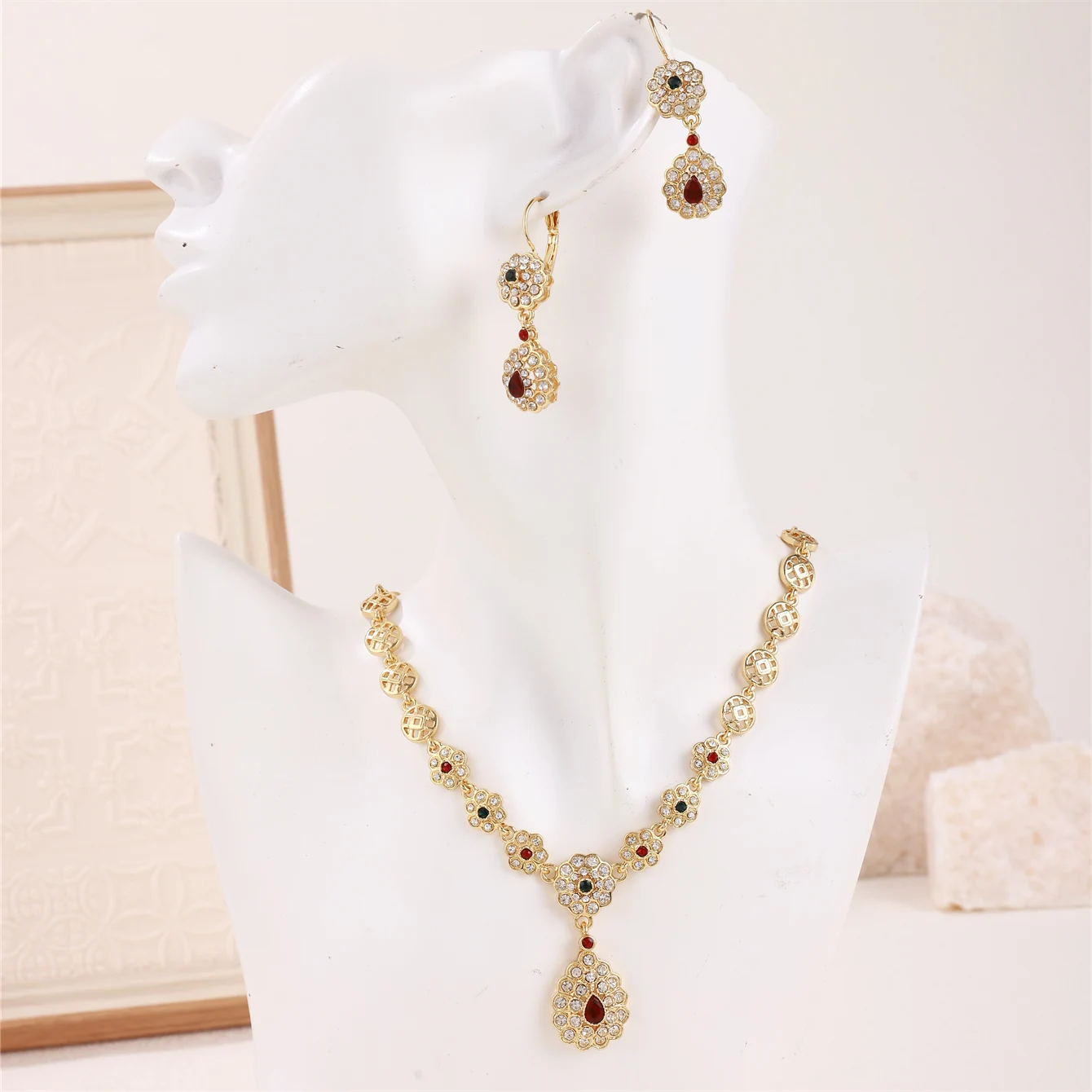 A Necklace Earrings Set with Colorful Rhinestone Court Retro Moroccan Fashion Necklace