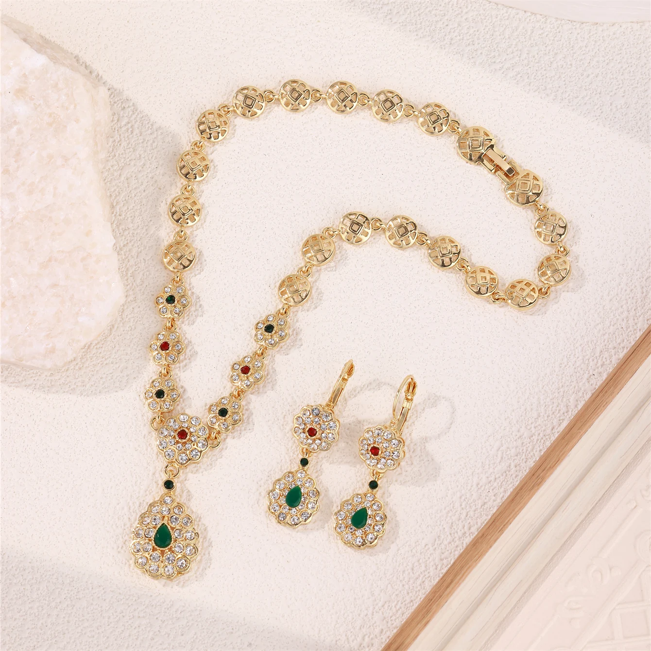 A Necklace Earrings Set with Colorful Rhinestone Court Retro Moroccan Fashion Necklace