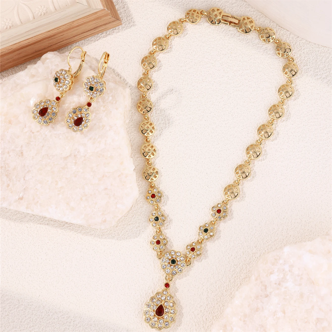 A Necklace Earrings Set with Colorful Rhinestone Court Retro Moroccan Fashion Necklace