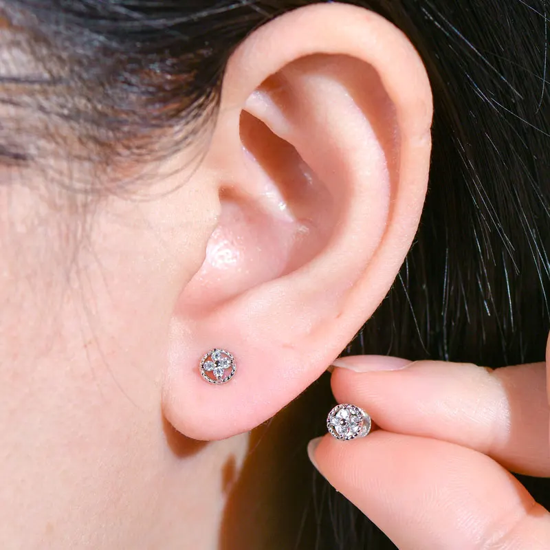 Lnngy 1.3mm Moissanite Stud Earring Pendientes Plata 925 Sterling Silver Lucky Flower Stud Earrings For Women Daily Jewelry Gift