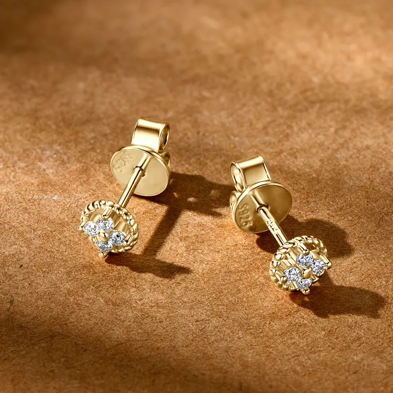 Lnngy 1.3mm Moissanite Stud Earring Pendientes Plata 925 Sterling Silver Lucky Flower Stud Earrings For Women Daily Jewelry Gift