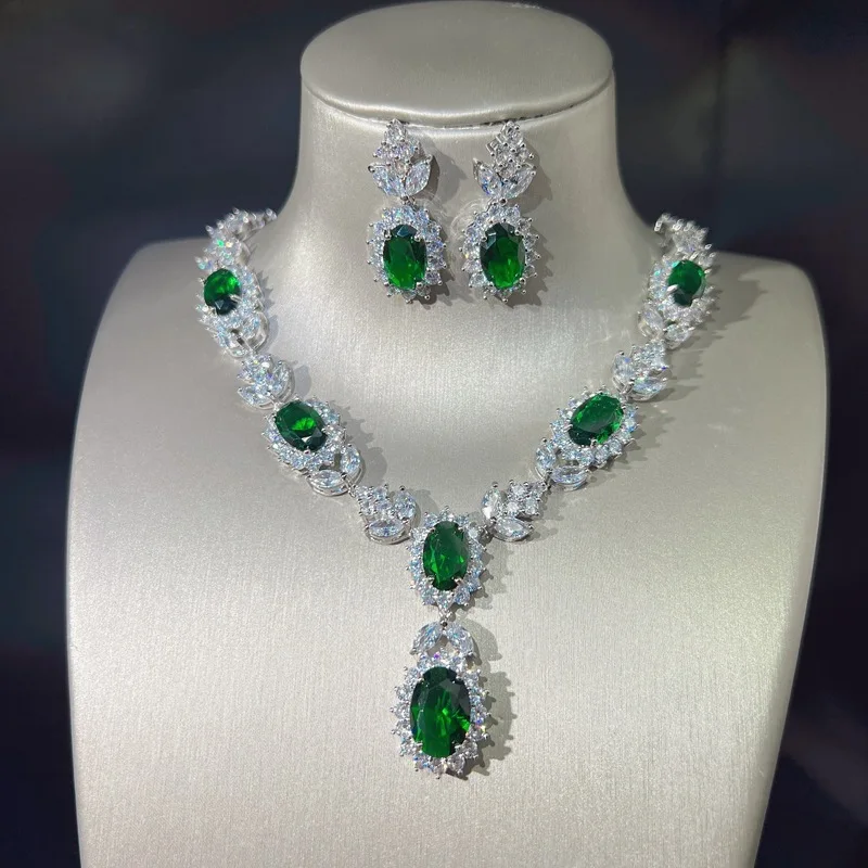 Hot New Luxury Pendant Necklace Female Earrings Set Imitation Moissanite Diamond Explosion Flash Jewelry Set