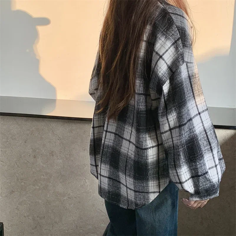 Flannel Plaid Shirt Women Long Sleeve Collared Button Down Oversized Check Blouse Shacket Female Street Style Casual Outfit