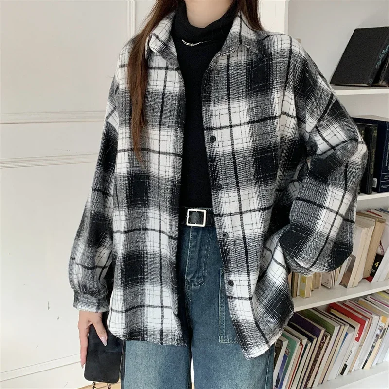 Flannel Plaid Shirt Women Long Sleeve Collared Button Down Oversized Check Blouse Shacket Female Street Style Casual Outfit