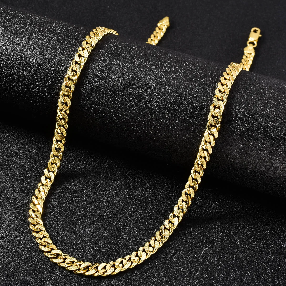 Italian 750 Cuban Chain Necklace For Men And Women Luxurious 18k Gold-Plated Hip-Hop Punk Suitable For Parties New Year Jewelry