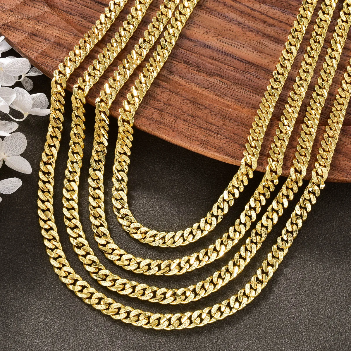 Italian 750 Cuban Chain Necklace For Men And Women Luxurious 18k Gold-Plated Hip-Hop Punk Suitable For Parties New Year Jewelry