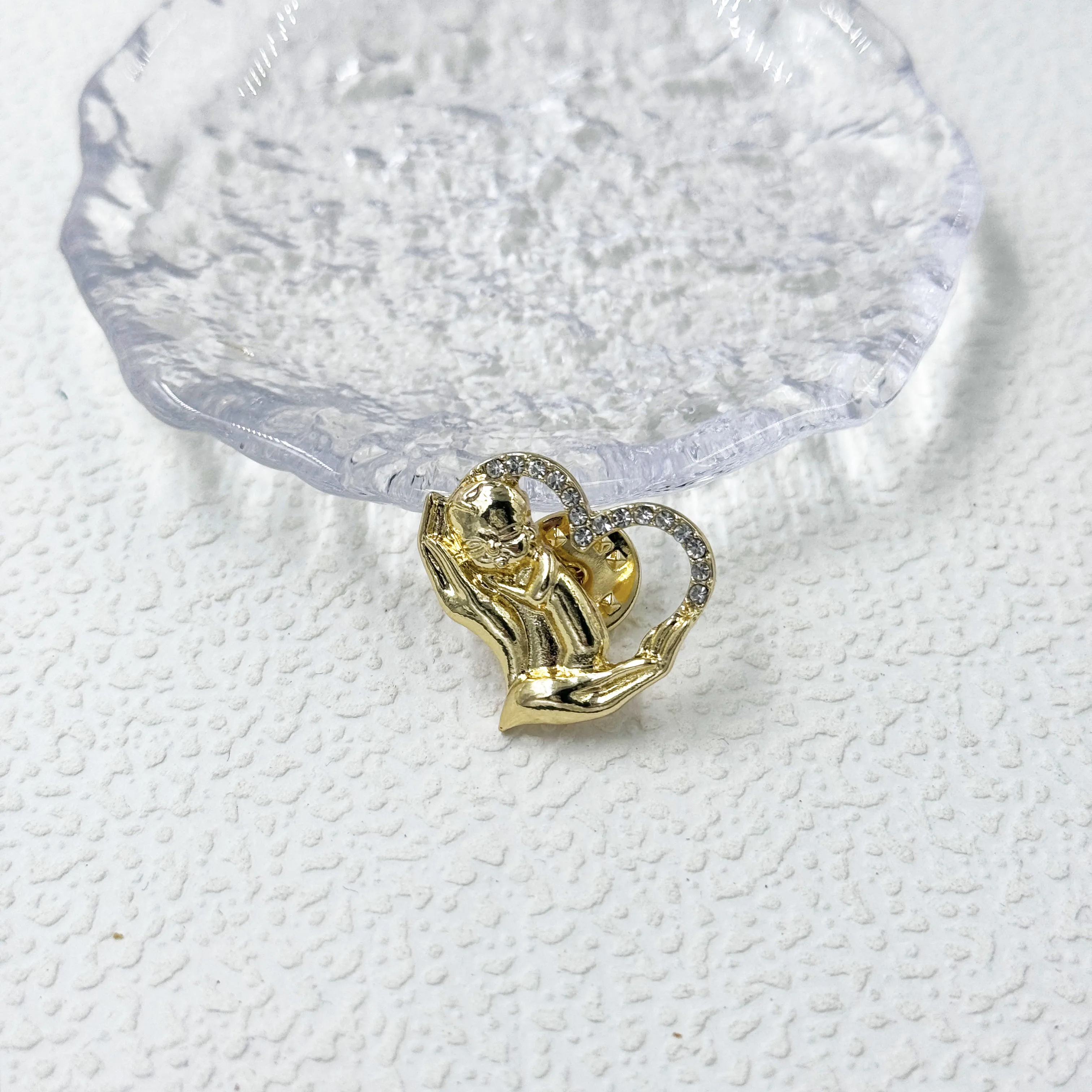 Fashion Crystal  Baby Hand Heart Badges for Women Mothers Pins Gift