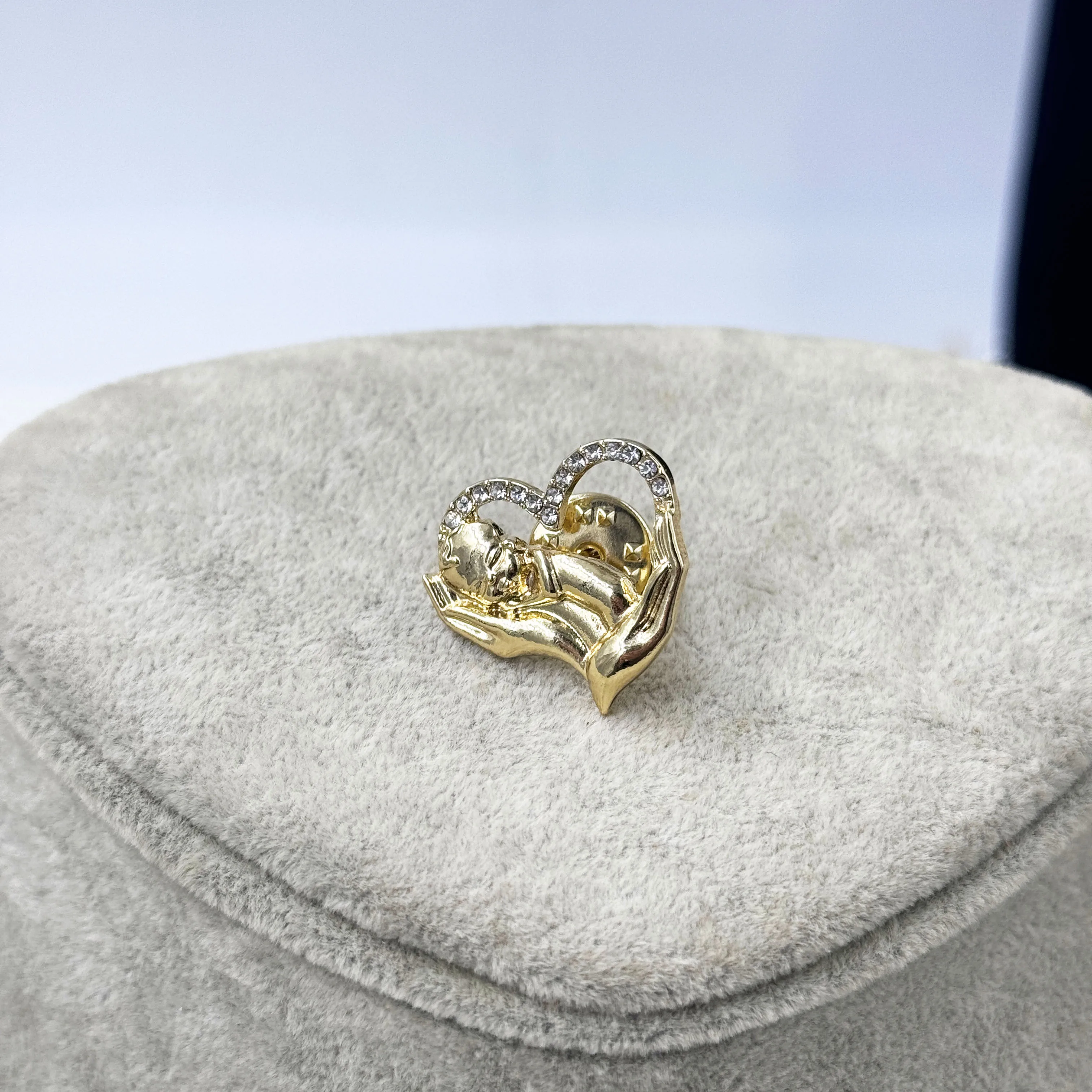 Fashion Crystal  Baby Hand Heart Badges for Women Mothers Pins Gift