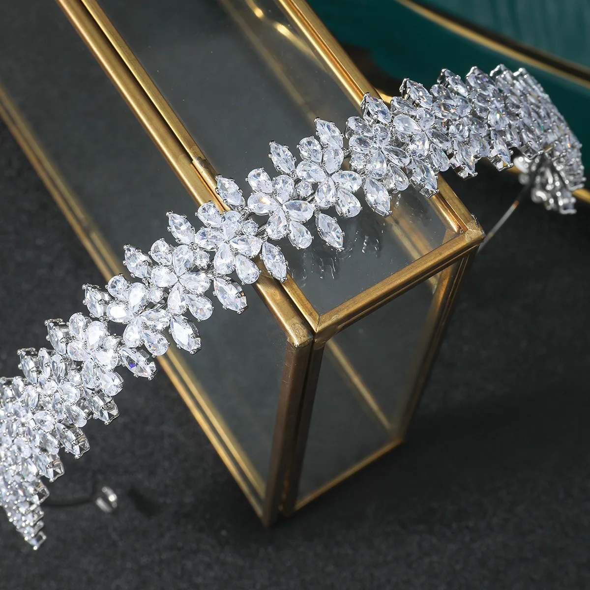 Luxury Bridal Headband For Wedding Headpiece Cubic Zirconia CZ Tiaras Crowns For Women Diadem Party Headdress Bride Hair Jewelry