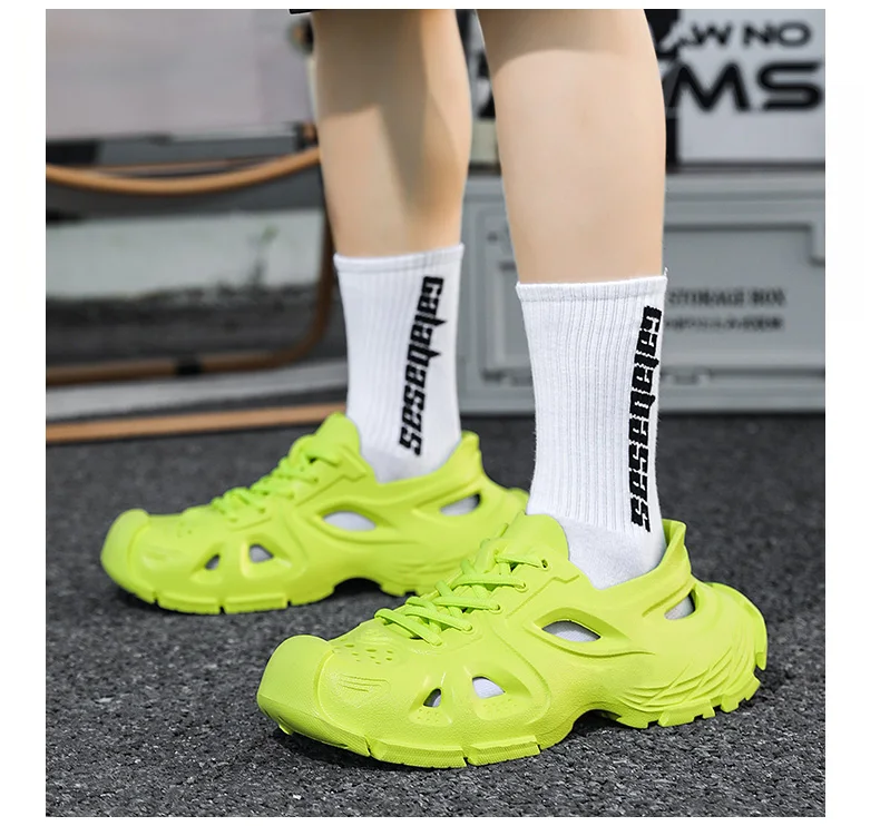 2025 New Trendy Men's Sandals Outdoor Wear Thickened Anti-slip Wear-resistant Fashion EVA Moulded Couples Clog Shoes Wholesale