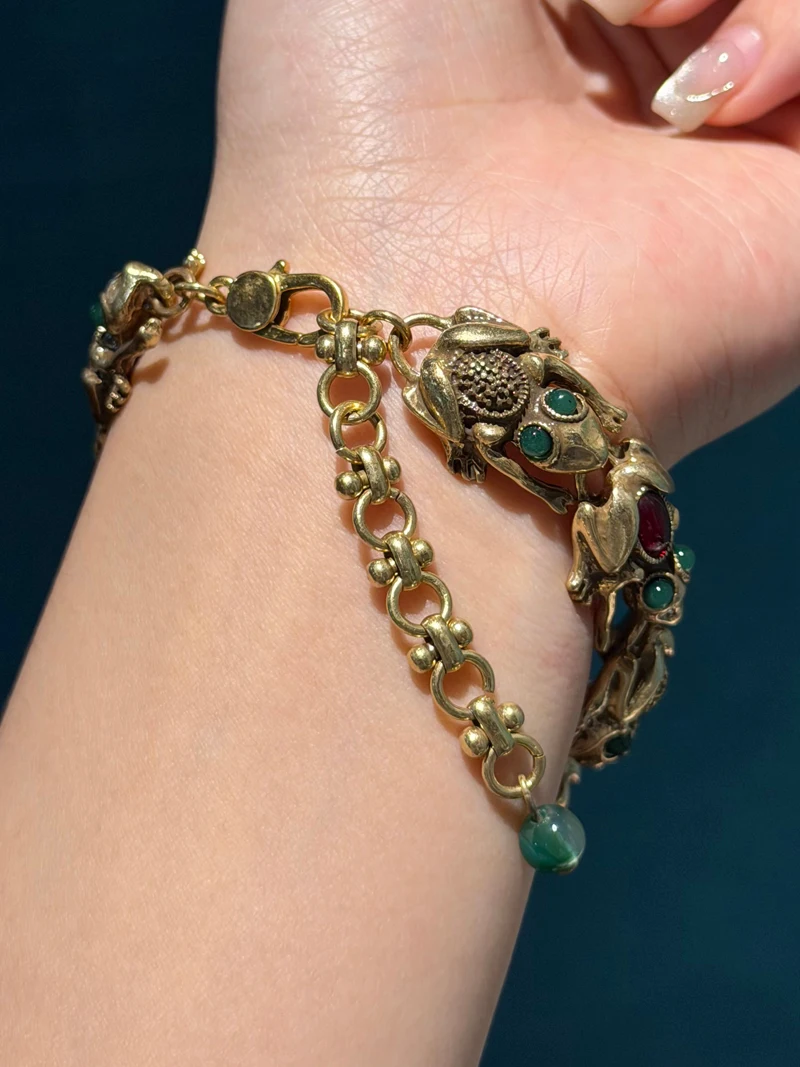 Vintage Jewelry Lucky Toad Bracelets For Women Green Red Agate Antique Gold Color Charm 2025 Accessories Mothers Day Gift New