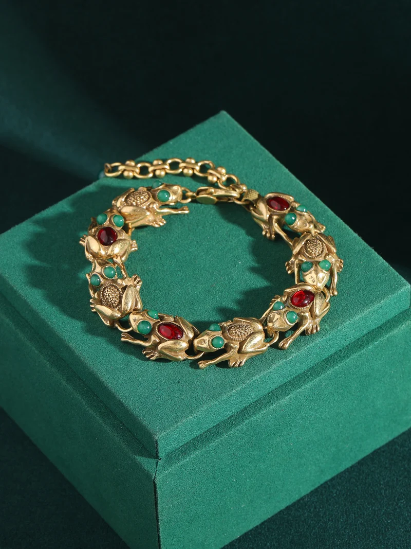 Vintage Jewelry Lucky Toad Bracelets For Women Green Red Agate Antique Gold Color Charm 2025 Accessories Mothers Day Gift New