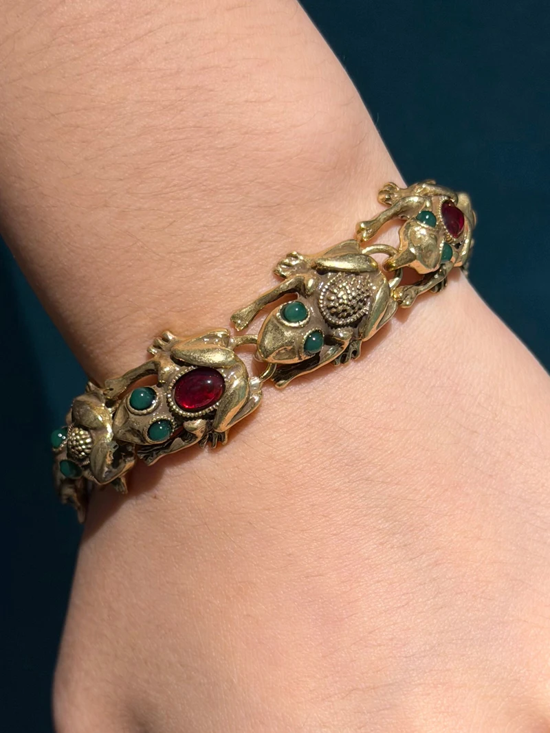 Vintage Jewelry Lucky Toad Bracelets For Women Green Red Agate Antique Gold Color Charm 2025 Accessories Mothers Day Gift New