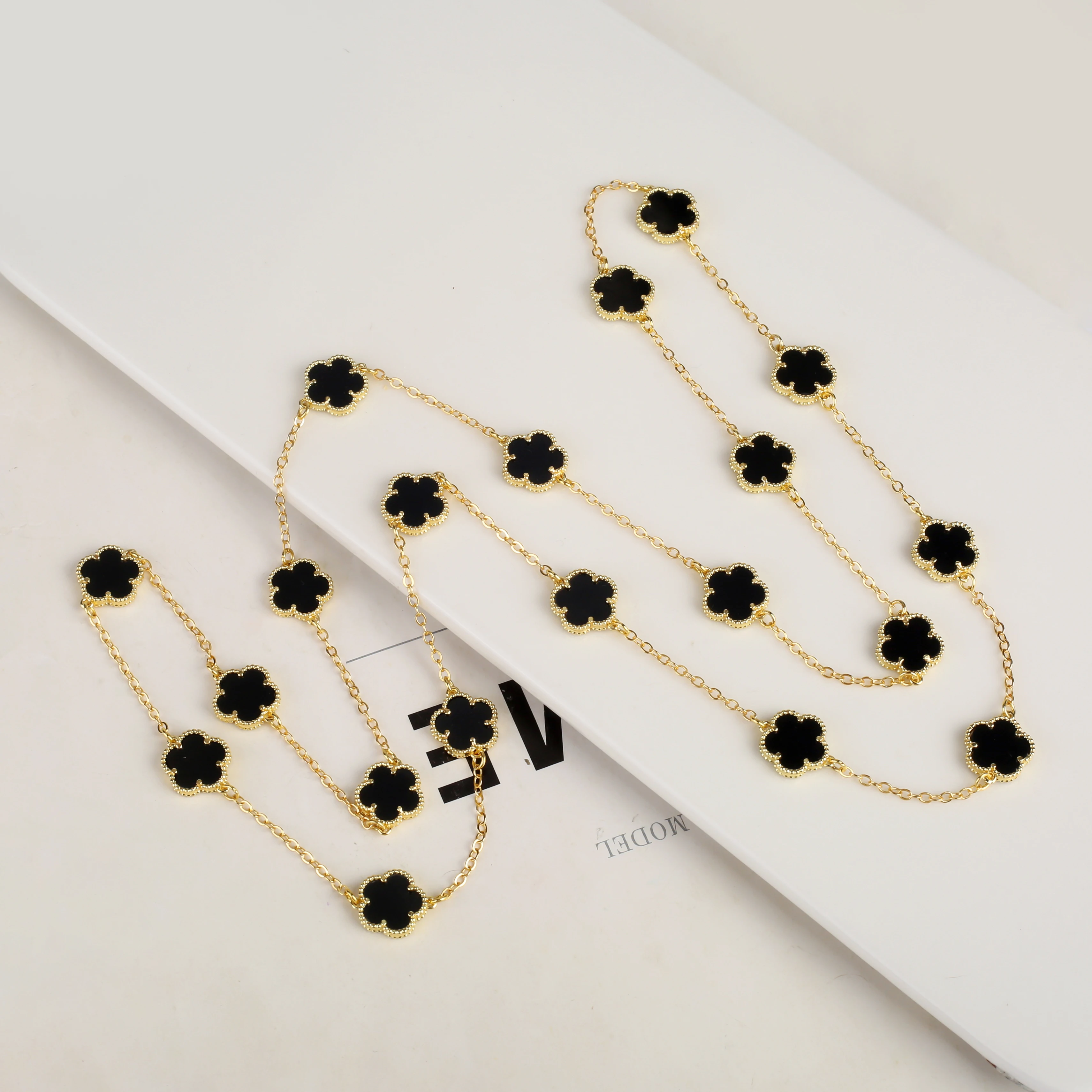 Natural Stone Shell Plant Five Leaf Flower Creative 20 Leaf Pendant Necklace Sweater Chain Women's Advanced Gift Clover
