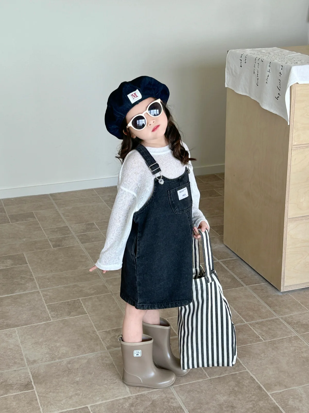 Childrenclothing Girls Denim Dress Spring 2024 New Fashion Casual Large Pocket Strap Casual Simple Solid Color Girls Dress