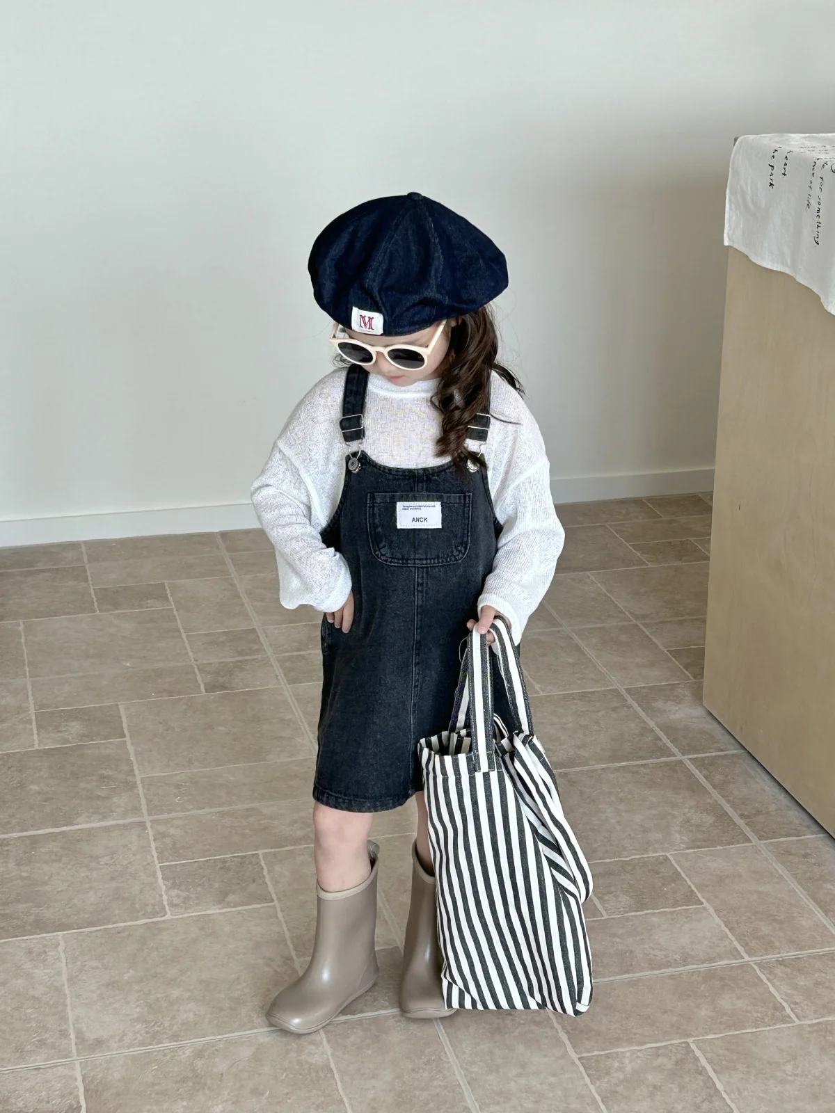 Childrenclothing Girls Denim Dress Spring 2024 New Fashion Casual Large Pocket Strap Casual Simple Solid Color Girls Dress