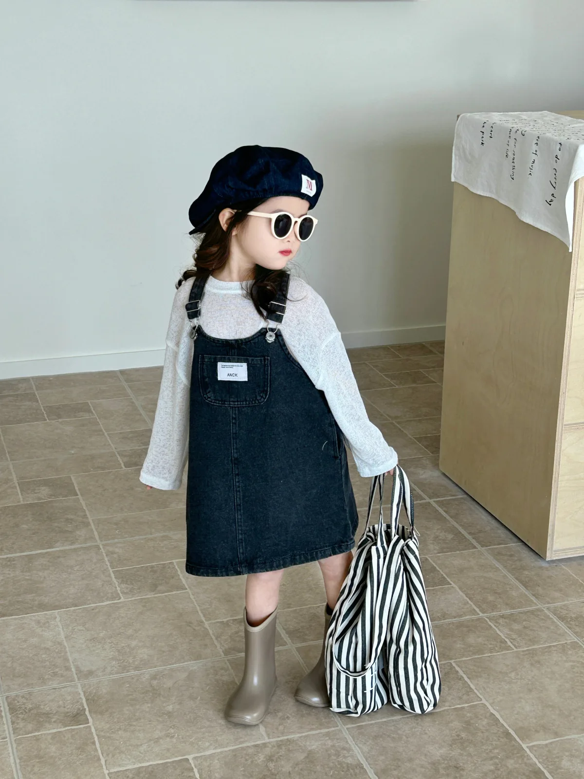 Childrenclothing Girls Denim Dress Spring 2024 New Fashion Casual Large Pocket Strap Casual Simple Solid Color Girls Dress