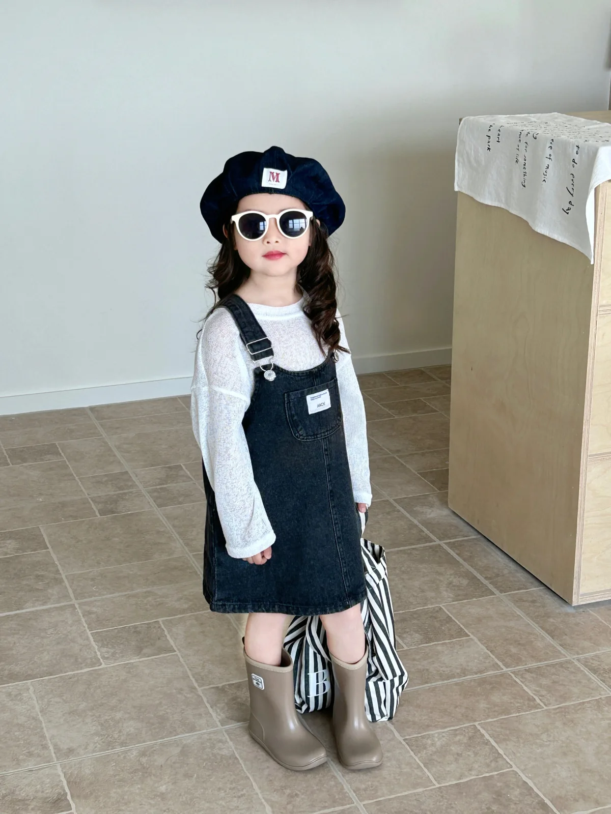 Childrenclothing Girls Denim Dress Spring 2024 New Fashion Casual Large Pocket Strap Casual Simple Solid Color Girls Dress