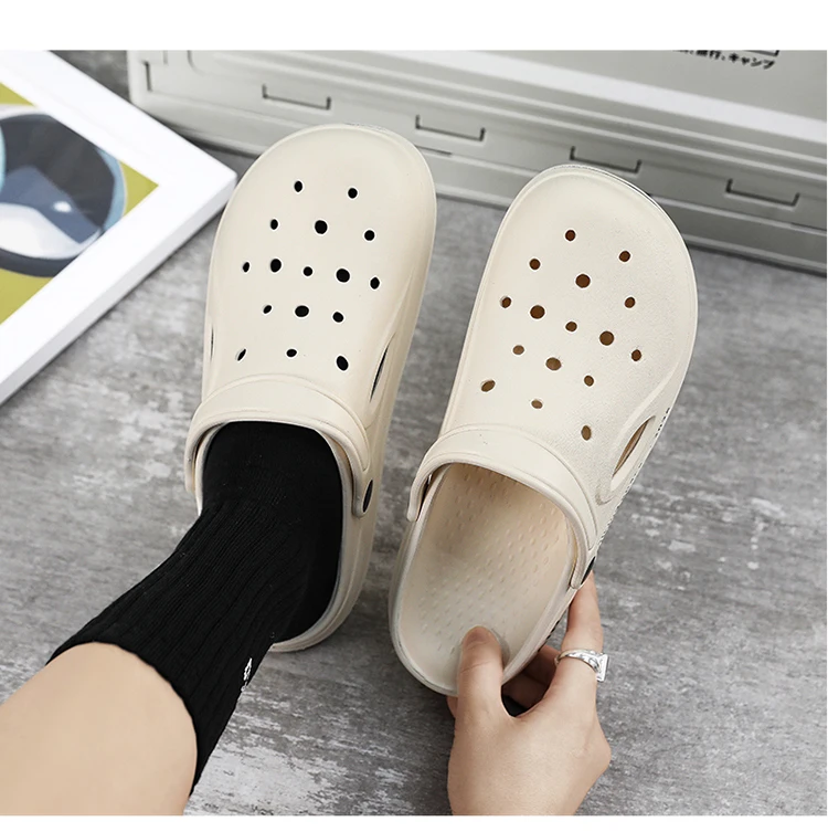 Classic Hole Shoes for Men Outdoor Beach Sandals Non slip Home Garden Shoes Baotou Fashion Casual Slippers Lightweight Mules