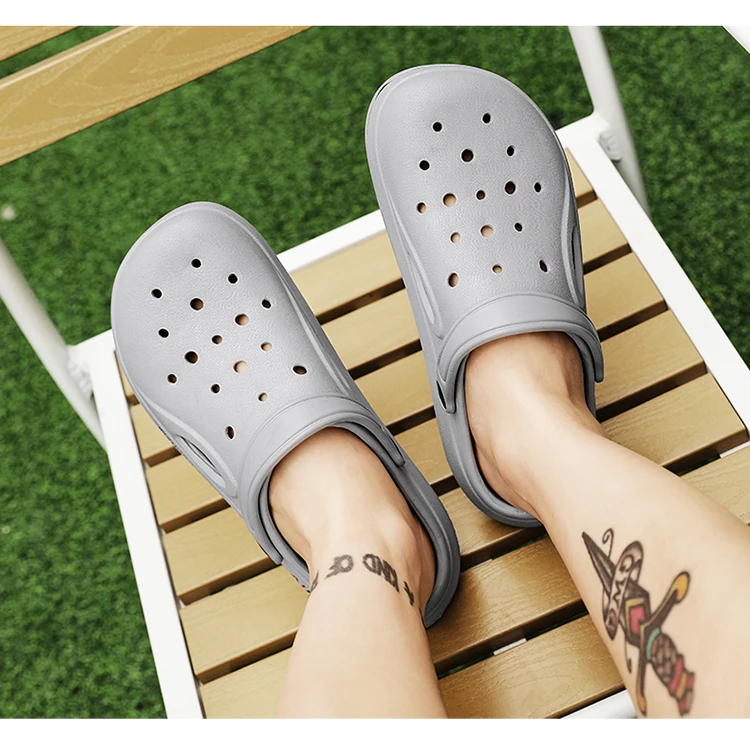 Classic Hole Shoes for Men Outdoor Beach Sandals Non slip Home Garden Shoes Baotou Fashion Casual Slippers Lightweight Mules