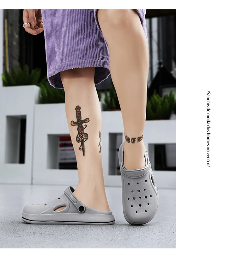 Classic Hole Shoes for Men Outdoor Beach Sandals Non slip Home Garden Shoes Baotou Fashion Casual Slippers Lightweight Mules