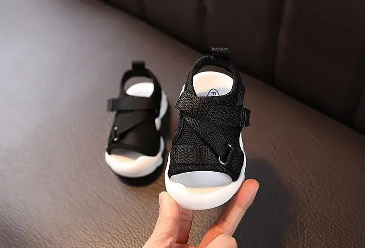 Breathable Summer Sport Shoes Boys Girls Baby Step Learning Shoes Low Cut Beach Slippers Summer Casual Style Mesh Material
