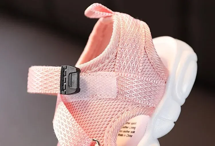 Breathable Summer Sport Shoes Boys Girls Baby Step Learning Shoes Low Cut Beach Slippers Summer Casual Style Mesh Material