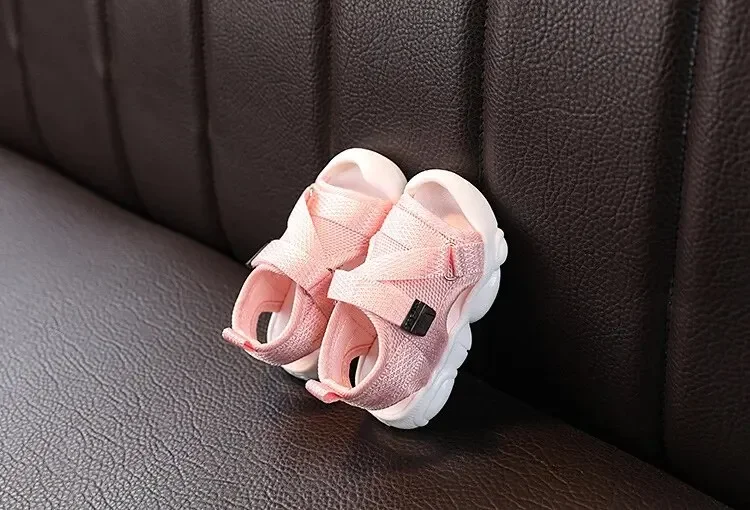 Breathable Summer Sport Shoes Boys Girls Baby Step Learning Shoes Low Cut Beach Slippers Summer Casual Style Mesh Material