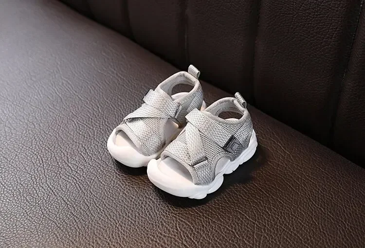 Breathable Summer Sport Shoes Boys Girls Baby Step Learning Shoes Low Cut Beach Slippers Summer Casual Style Mesh Material