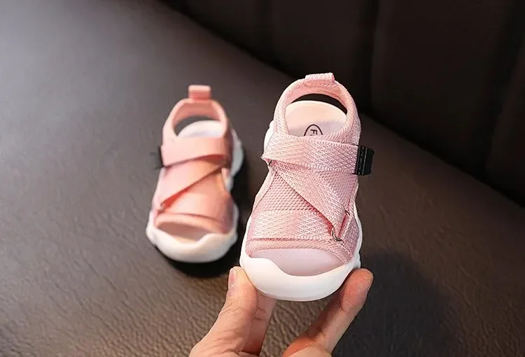 Breathable Summer Sport Shoes Boys Girls Baby Step Learning Shoes Low Cut Beach Slippers Summer Casual Style Mesh Material