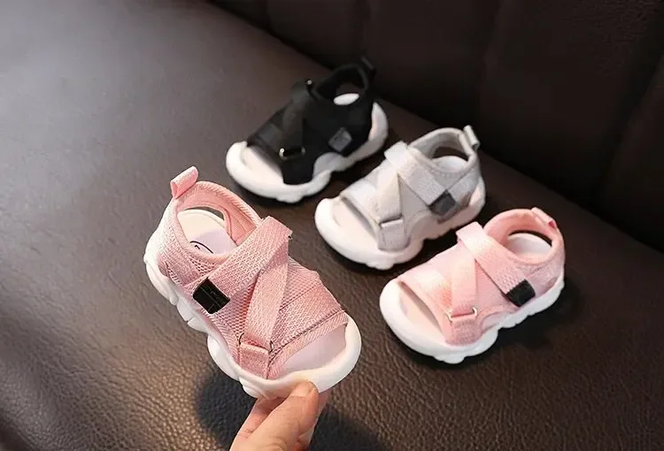 Breathable Summer Sport Shoes Boys Girls Baby Step Learning Shoes Low Cut Beach Slippers Summer Casual Style Mesh Material