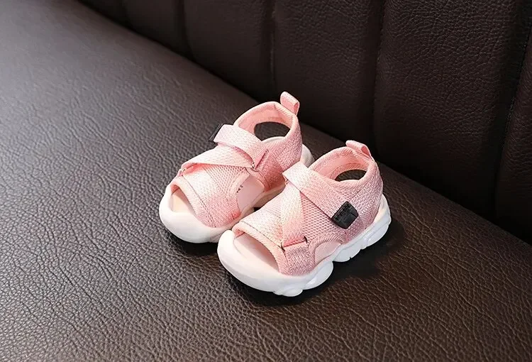 Breathable Summer Sport Shoes Boys Girls Baby Step Learning Shoes Low Cut Beach Slippers Summer Casual Style Mesh Material