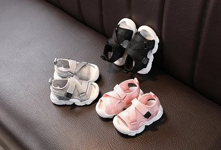 Breathable Summer Sport Shoes Boys Girls Baby Step Learning Shoes Low Cut Beach Slippers Summer Casual Style Mesh Material