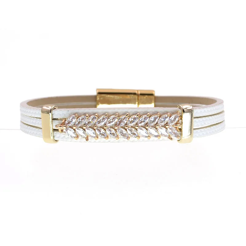 WELLMORE Simple Luxury Glass Leaf Bracelet for Women Magnet Charm Bracelets Leather Bracelet Women Jewelry