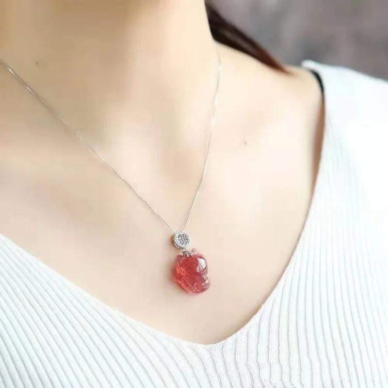 Natural Pink Crystal Strawberry Crystal Little Fox Fairy Women's Lucky Best Friend Pendant Necklace with Collar Chain