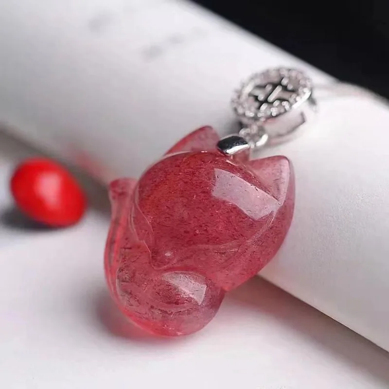 Natural Pink Crystal Strawberry Crystal Little Fox Fairy Women's Lucky Best Friend Pendant Necklace with Collar Chain