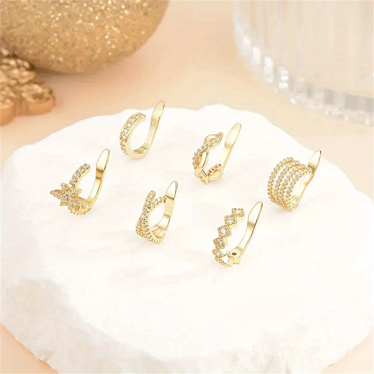 1Pc Hypoallergenic Huggie Earring Cuff for Women Men Sparkling Cubic Zerconia Fake Cartilage Clip On Earing No Piercing Jewelry