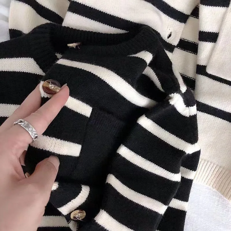 Fashion Striped Kids Sweater Boys Single Breasted Knit Coat Girls Soft Loose O-Neck Knitted Cardigan